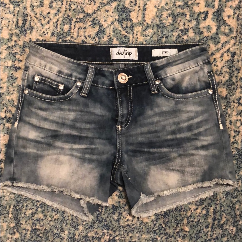Daytrip Jean Shorts  frayed size 27